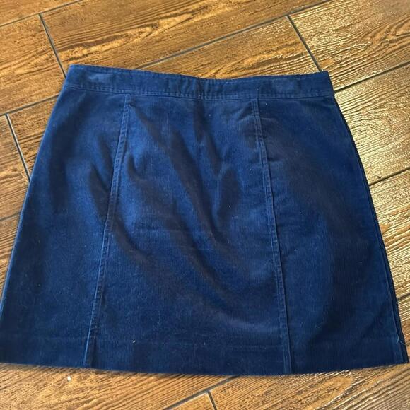 Vineyard Vines Blue Corduroy Mini Skirt Sz. 2 - Picture 5 of 5